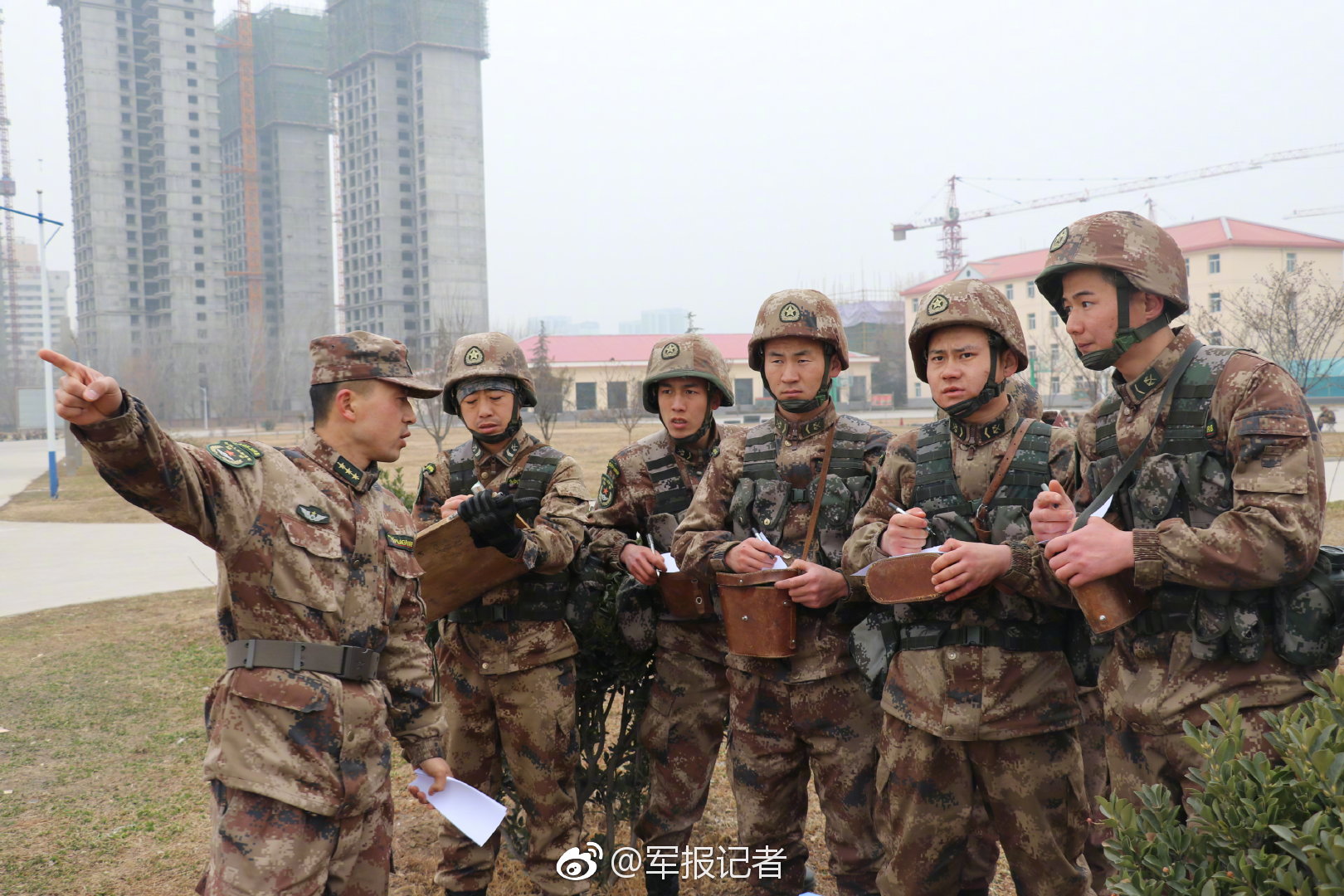 影视制作行业_qq附近的人 400全套