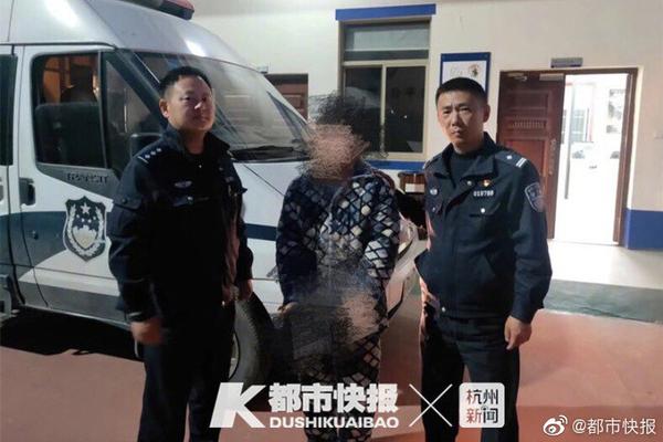 快递员:微信扫描出来上门服务